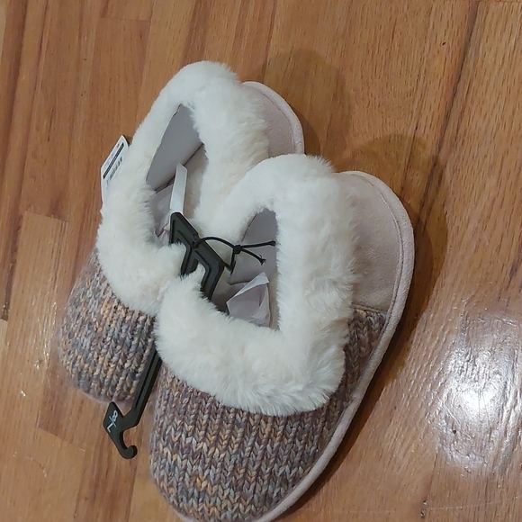 Secret Treasures Slippers - Picture 6 of 12